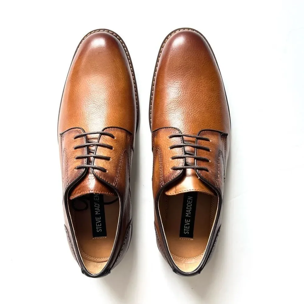 New In Box Steve Madden Bannon Oxford in Cognac